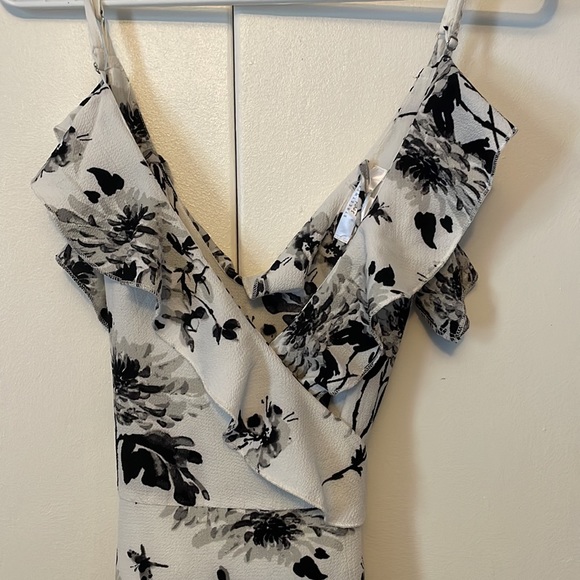 Streetwear Society Maxi Dress - Picture 4 of 6